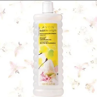 Avon Bubble Delight Lily & Honeysuckle Blossom Bubble Bath 700ml.