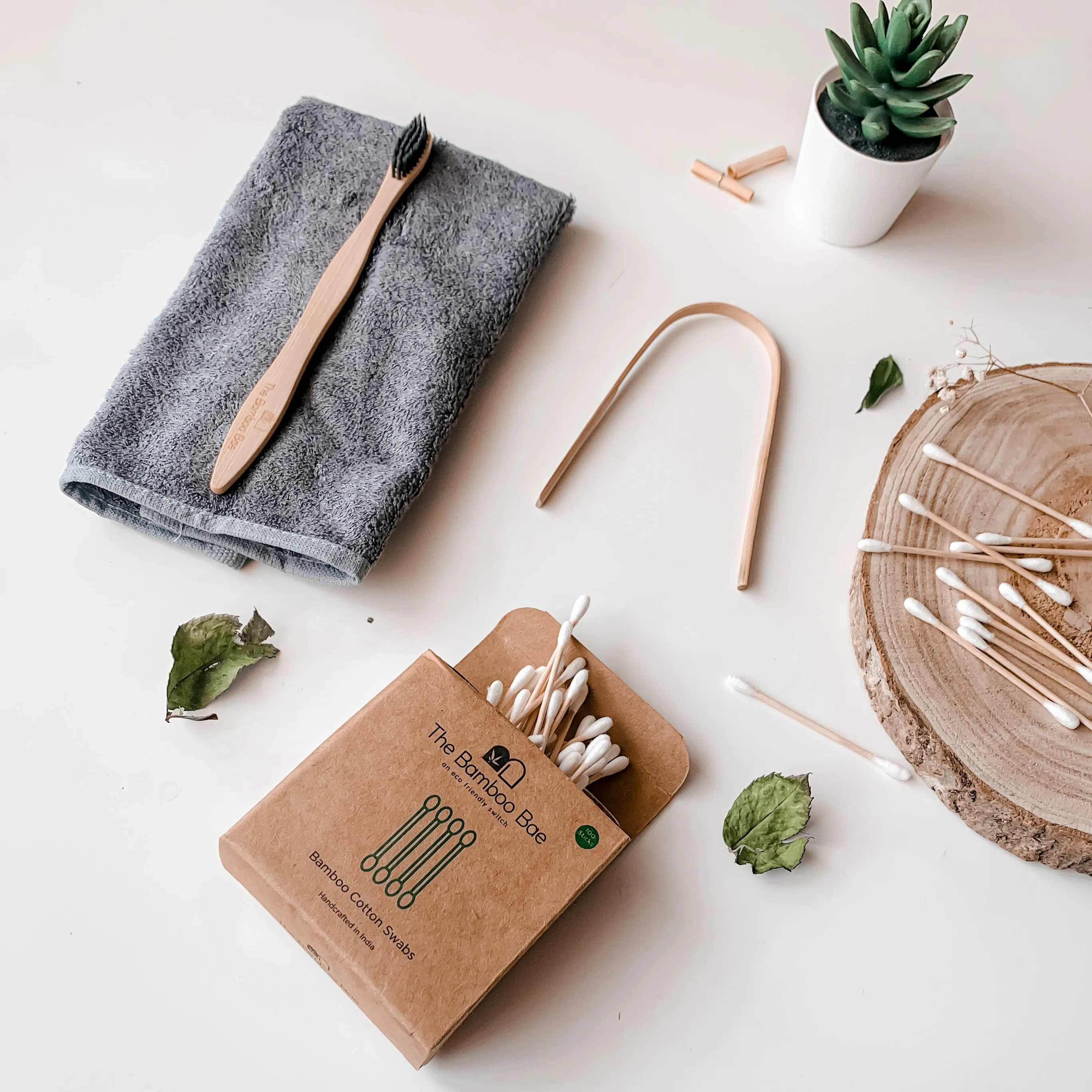 Bamboo Cotton Swabs | 200 Swabs - 100 Sticks | Soft and Gentle Earbuds
