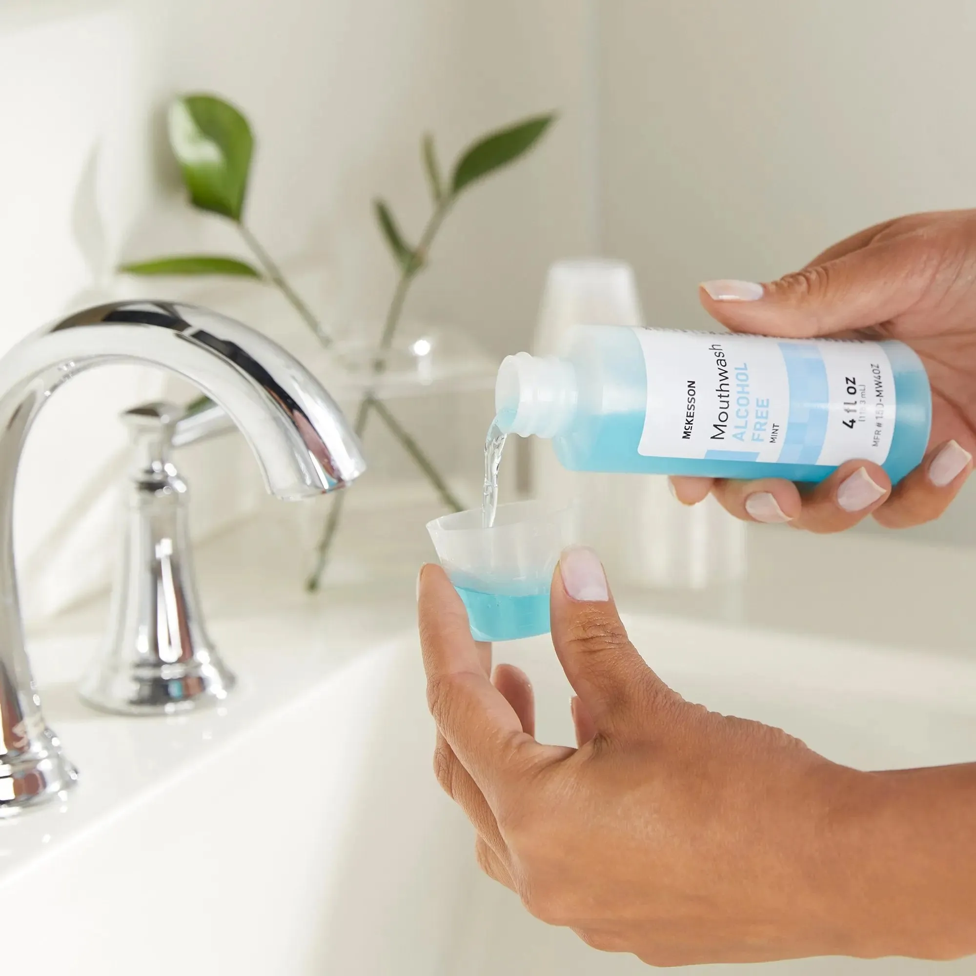 McKesson Mouthwash, 4 oz Bottle