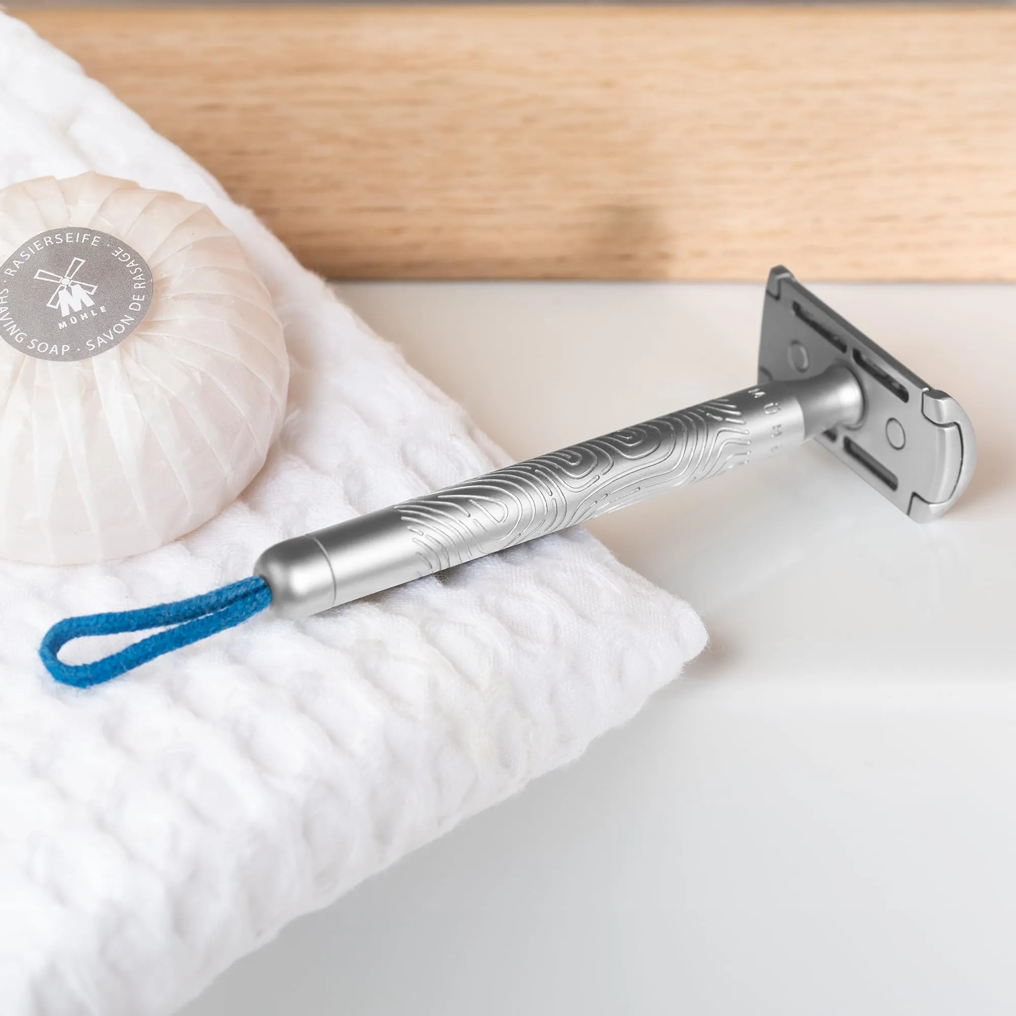 MÜHLE: Companion Safety Razor - Gentle Double-Edged Razor for Women