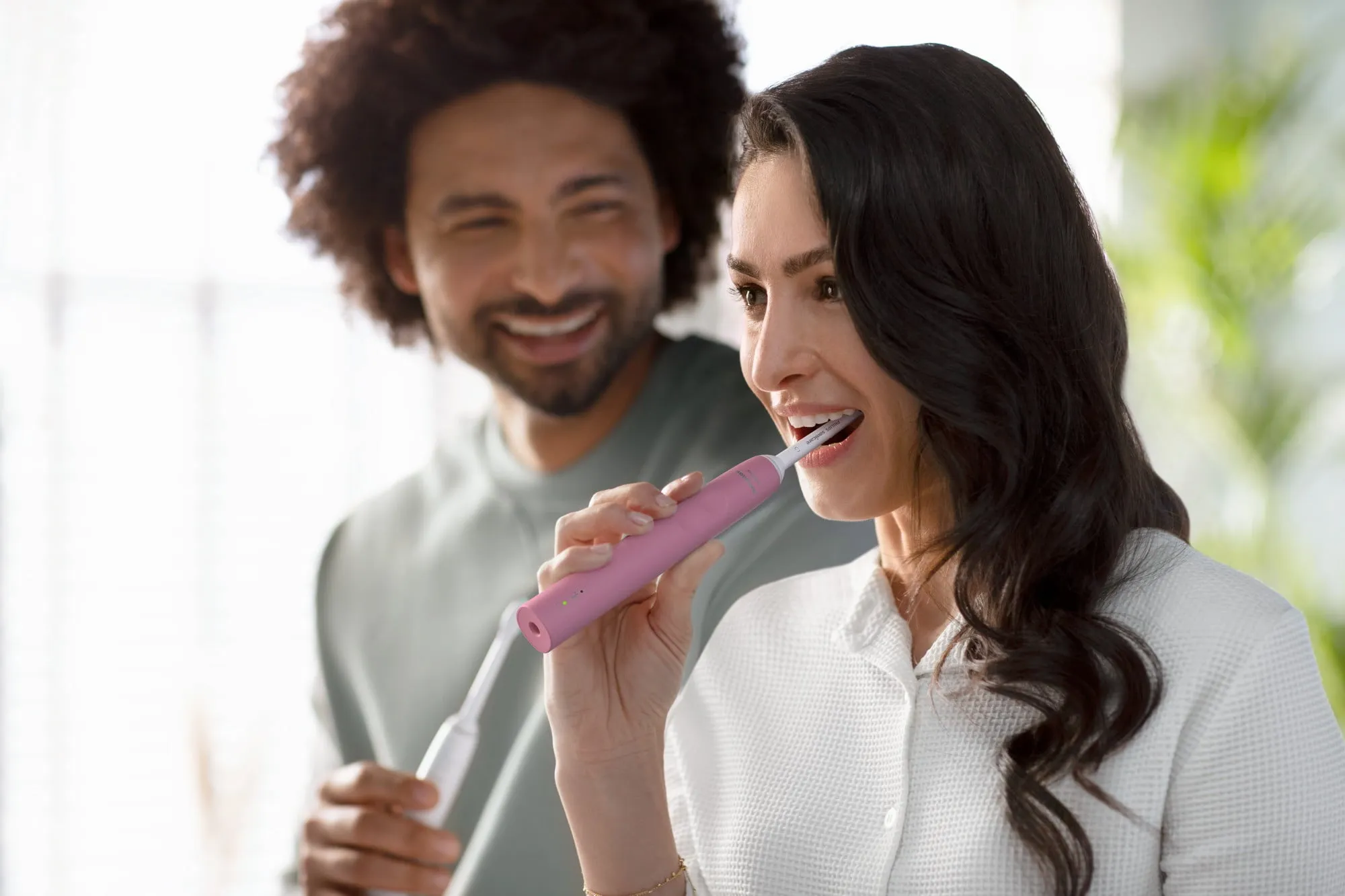 Philips Sonicare 3100 Power Toothbrush, Rechargeable Electric Toothbrush with Pressure Sensor, Deep Pink HX3681/06