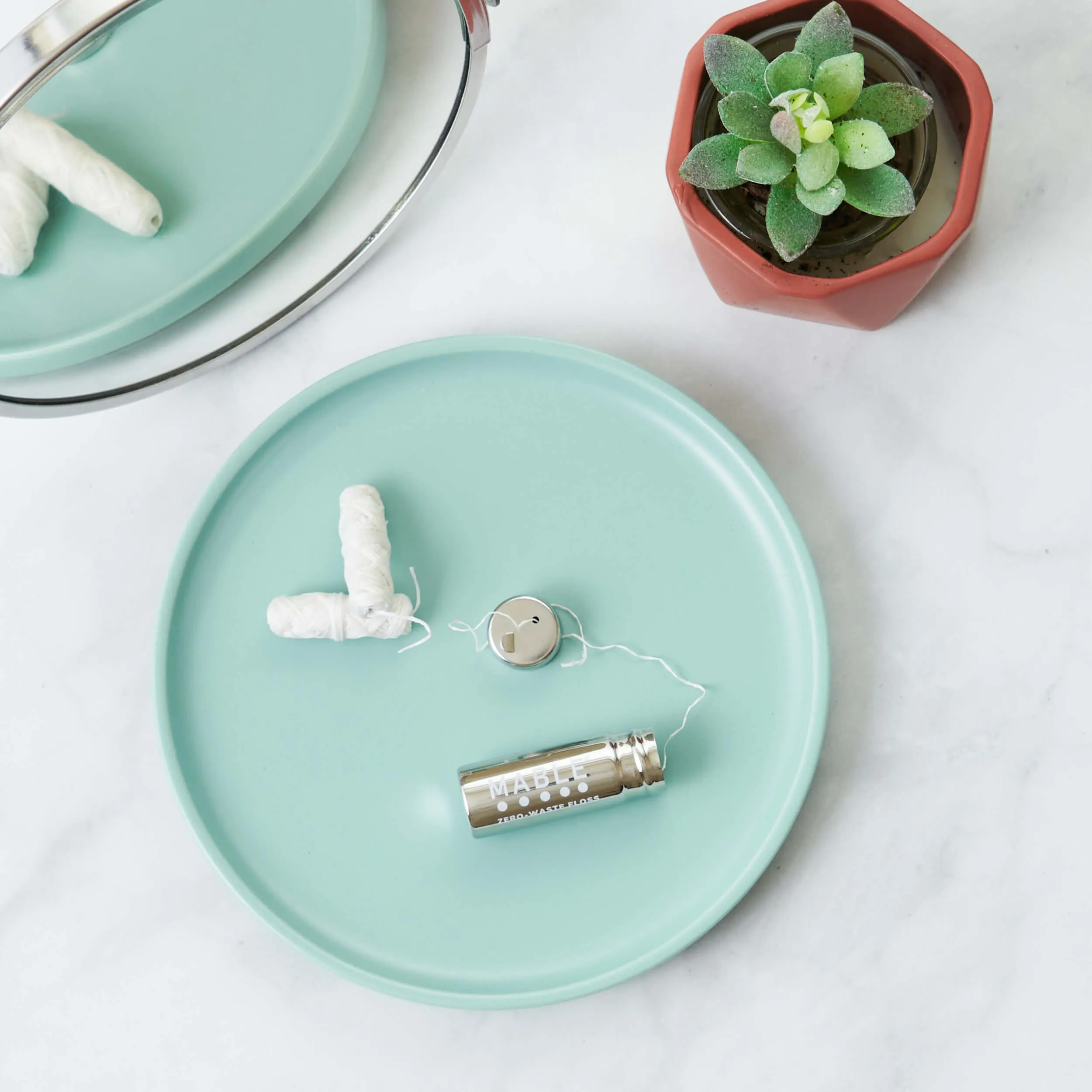 Refillable Floss Container